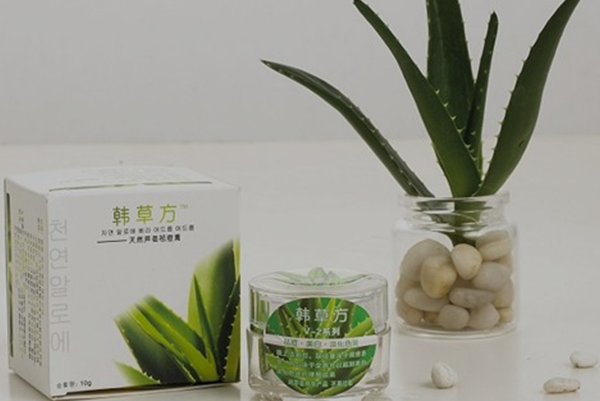 祛痘产品与水乳使用顺序