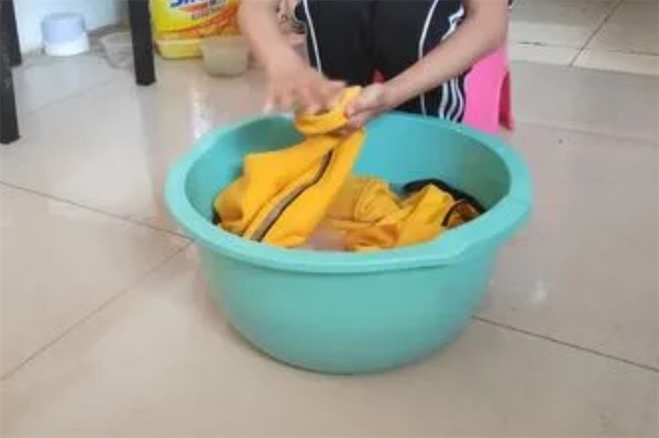 校服洗不干净用啥方法能洗干净