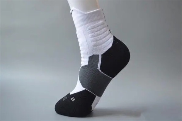 篮球袜硬了怎么洗