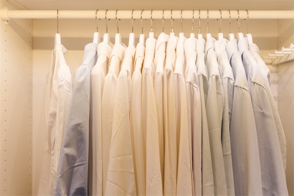 樟脑丸会让衣服变色吗